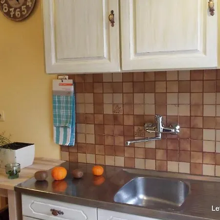 Center * Λευκάδα