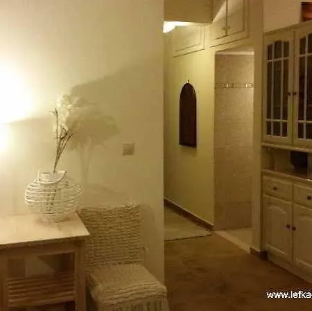 Center * Λευκάδα