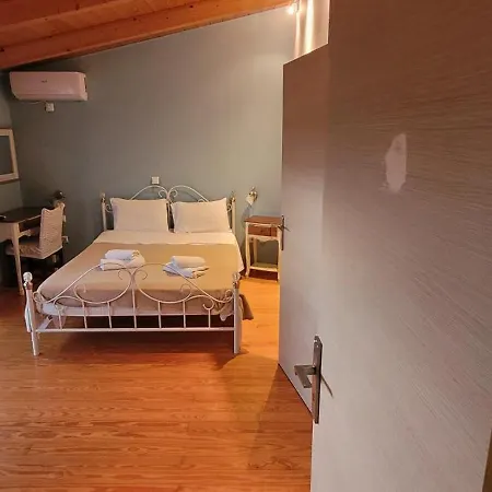 Center * Lefkáda